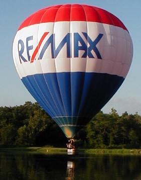 RE/MAX REMAX Balloon Ballon on Lake Aquabii in Indianola Iowa
